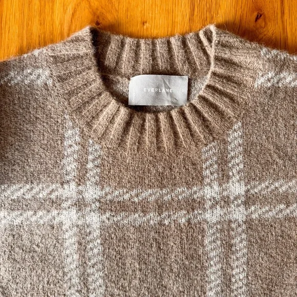 Everlane Beige Plaid Crewneck Sweater with White Windowpane - Picture 11 of 13